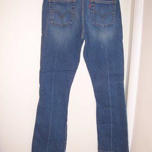Misses Levis 525 Boot Cut size 6